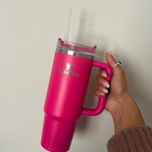 Hot pink Camellia Stanley 30 oz 🎀🫧